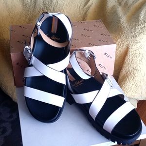 Sandles